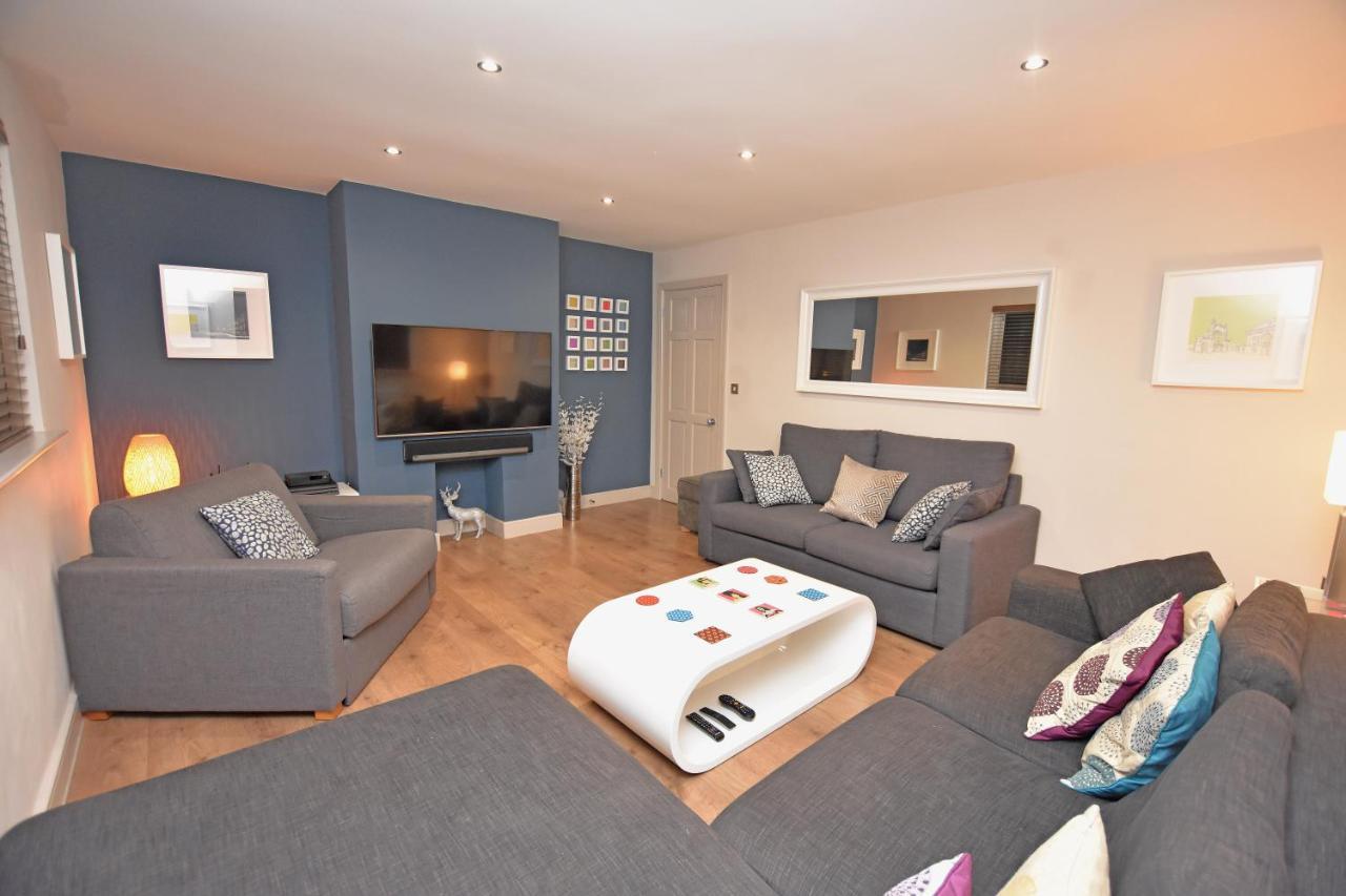 Free Parking, Stylish And Spacious * Bath
